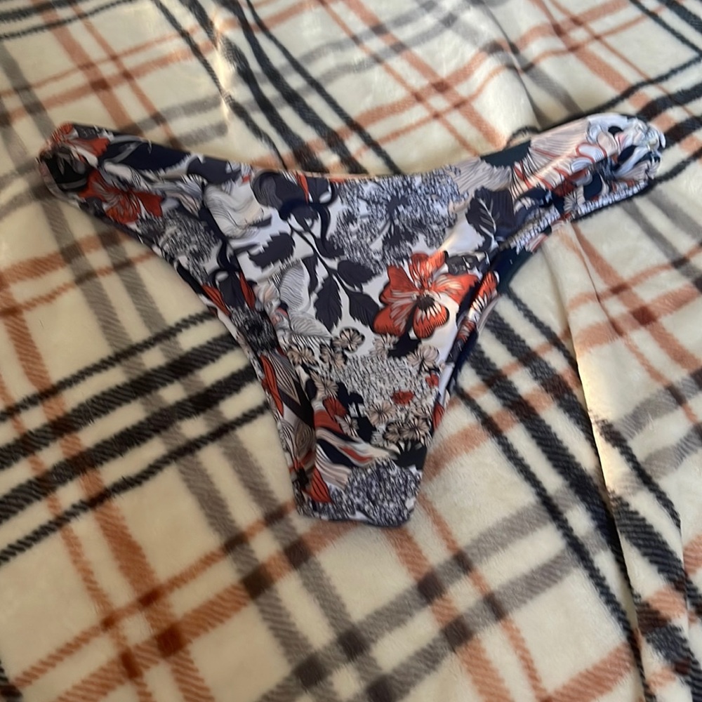 Bikini bottoms